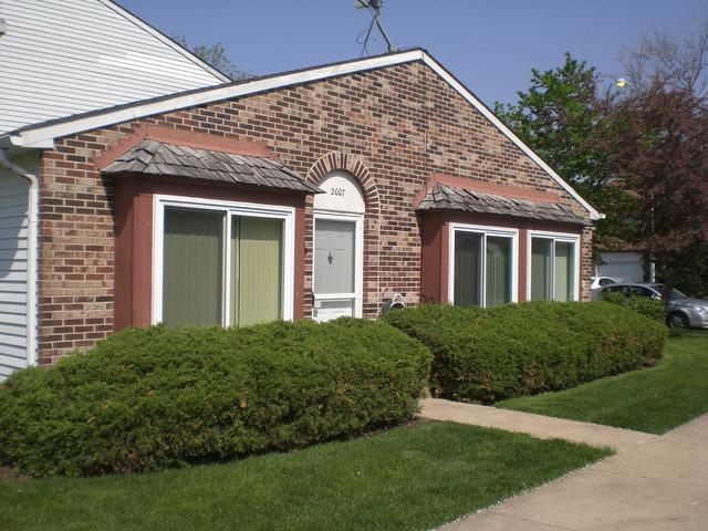 2007 Sudbury Dr., Hoffman Estates, IL 60169