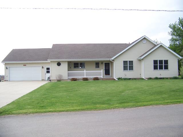 208 Maple St., Paw Paw, IL 61353