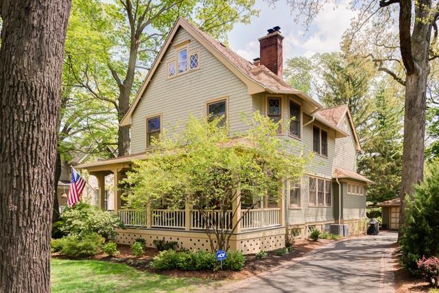 1029 Lake Ave., Wilmette, IL 60091