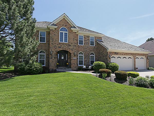 4042 Broadmoor Cir., Naperville, IL 60564