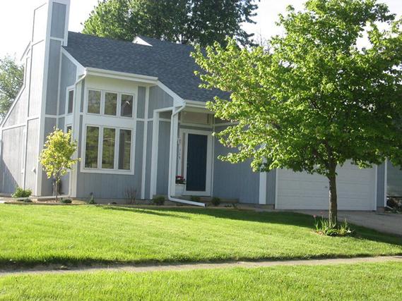 115 Elm St., Dekalb, IL 60115