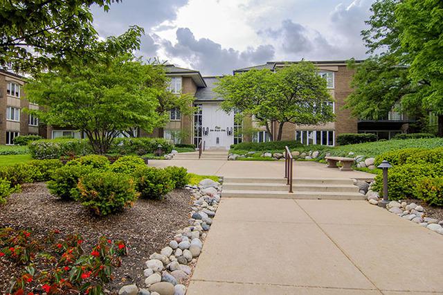 1 Oak Brook Club Dr. #B103, Oak Brook, IL 60523