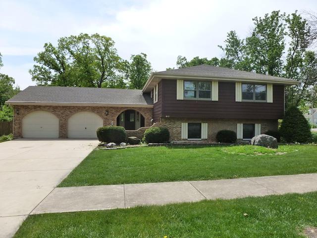 1045 Shannon Dr., Aurora, IL 60505