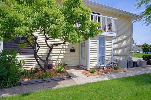 128 Windward Dr., Schaumburg, IL 60194