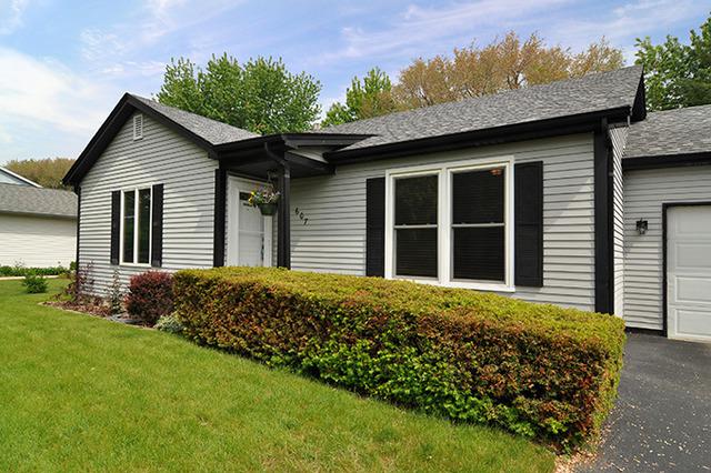 607 Pinewood Dr., North Aurora, IL 60542