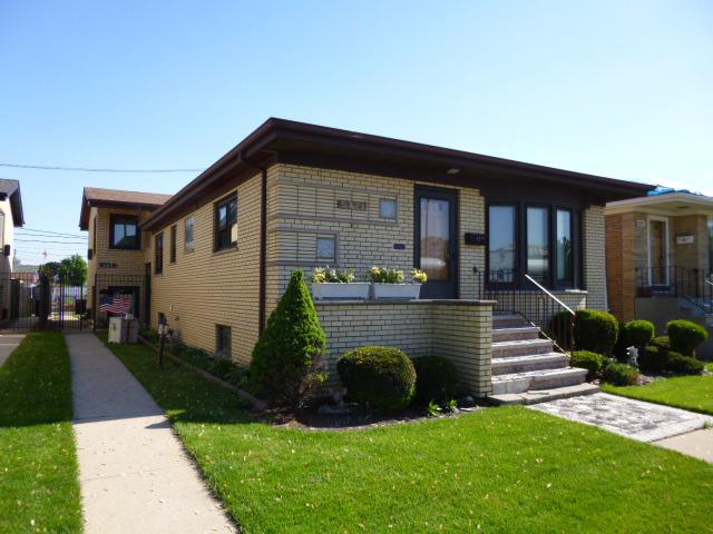 5721 W 55th St., Chicago, IL 60638