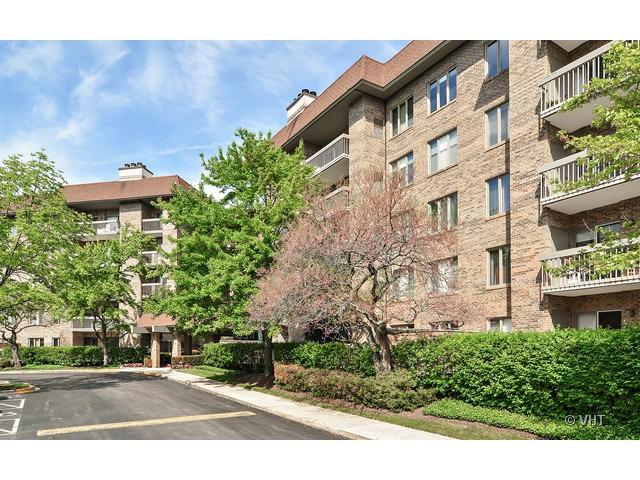 1220 Rudolph Dr. #4G, Northbrook, IL 60062