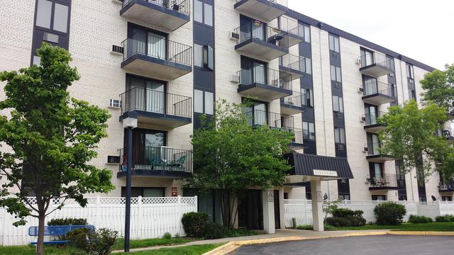 9731 N Fox Glen Dr. #5M, Niles, IL 60714
