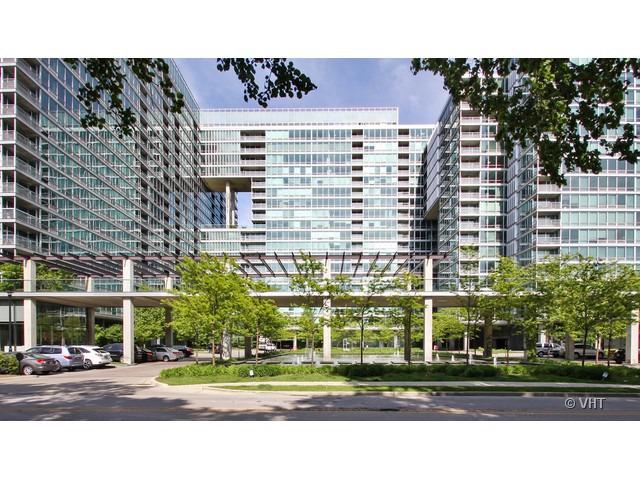 9715 Woods Dr. #1110, Skokie, IL 60076