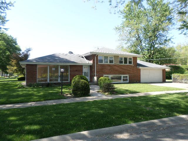 4401 Lyons St., Skokie, IL 60076