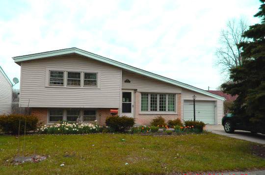 2044 Pratt Ave., Des Plaines, IL 60018