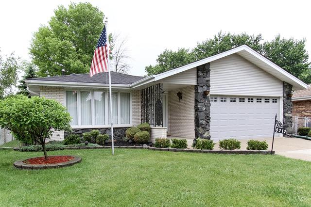 9212 Moody Ave., Oak Lawn, IL 60453