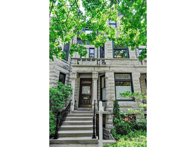 2825 N Pine Grove Ave., Chicago, IL 60657