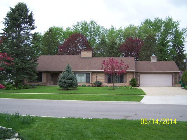 349 Parkside Dr., Sycamore, IL 60178