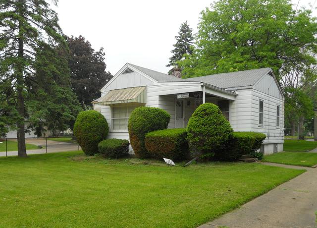 102 E 56th St., Westmont, IL 60559