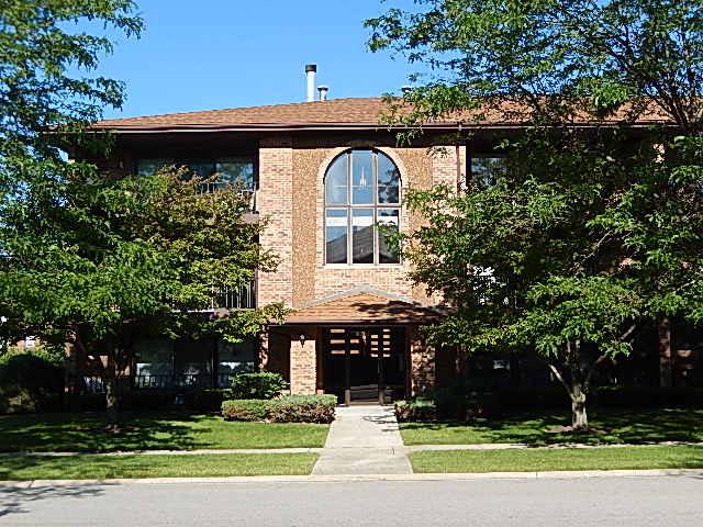 11106 Heritage Dr. #2D, Palos Hills, IL 60465