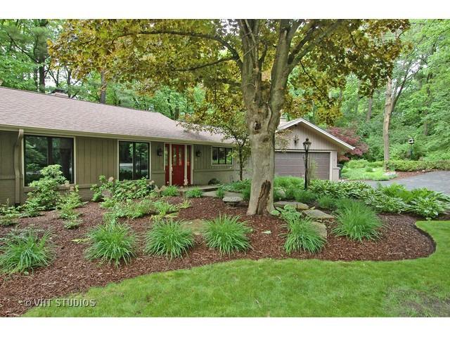 112 River Dr., Trout Valley, IL 60013