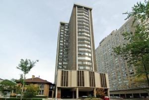 6325 N Sheridan Rd. #1606, Chicago, IL 60660