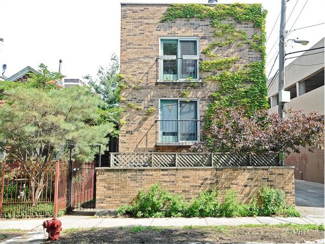 832 W Barry Dr. #3, Chicago, IL 60657