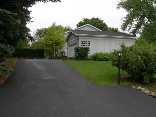2299 Shannondale Rd., Green Oaks, IL 60048