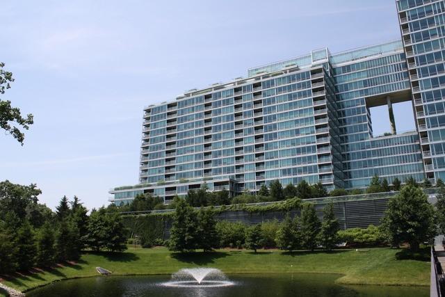 9715 Woods Dr. #1508, Skokie, IL 60077