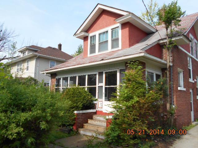 743 Jackson St., Aurora, IL 60505