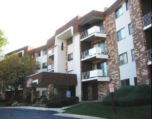 3300 Carriageway Dr. #207, Arlington Heights, IL 60004