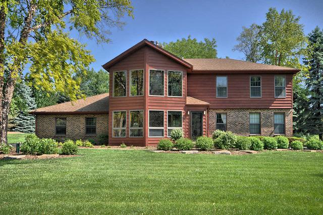 137 Glen Rd., Hawthorn Woods, IL 60047
