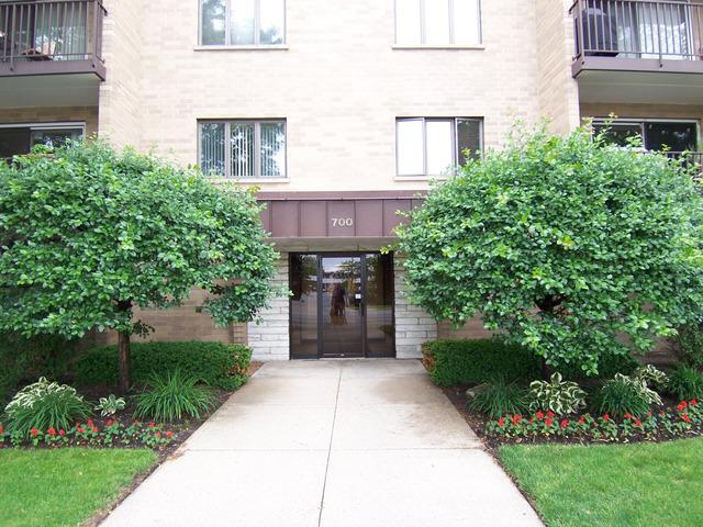 700 Graceland Ave. #605, Des Plaines, IL 60016