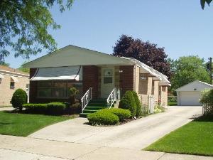 4856 Wick Dr., Oak Lawn, IL 60453