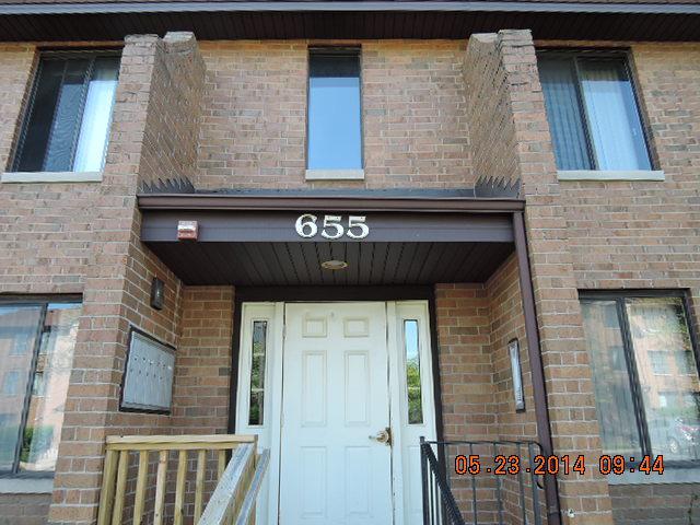 655 Briar Hill Ln. #6, Addison, IL 60101