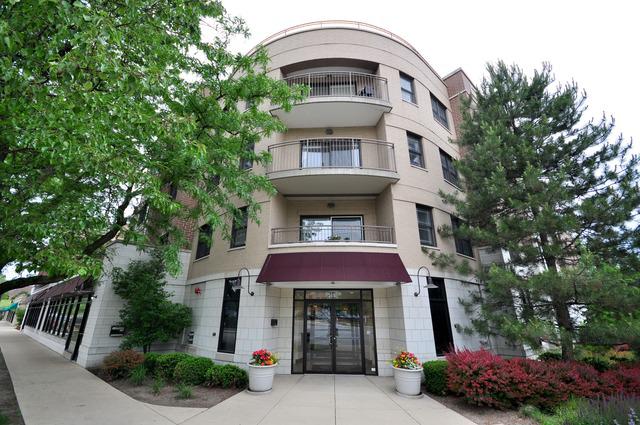 586 Crescent Blvd. #302, Glen Ellyn, IL 60137