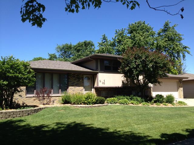 203 N Brookshore Dr., Shorewood, IL 60404