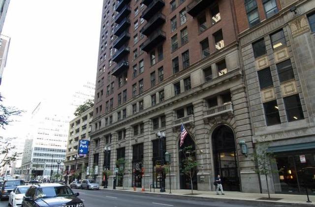 212 W Washington St. #1005, Chicago, IL 60606