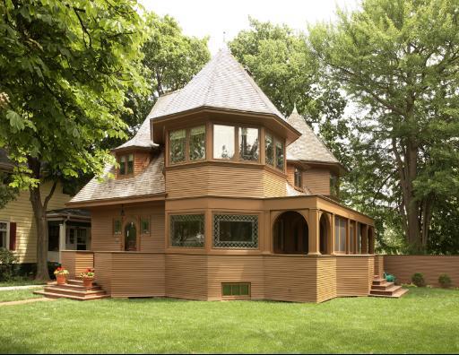 109 8th Ave., La Grange, IL 60525