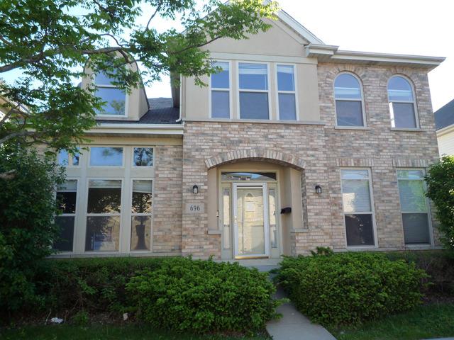 696 Rienzi Ln., Highwood, IL 60040