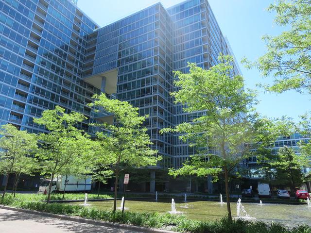 9655 Woods Dr. #512, Skokie, IL 60077