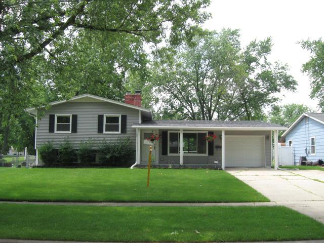 910 Dawn Ct., Dekalb, IL 60115