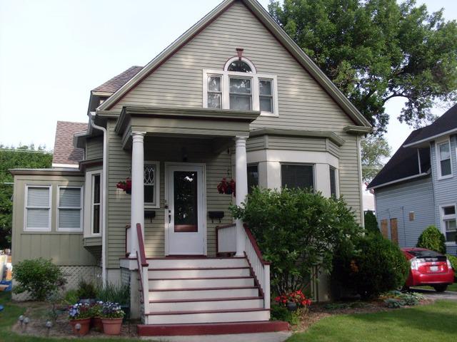 42 N Ashland Ave., La Grange, IL 60525