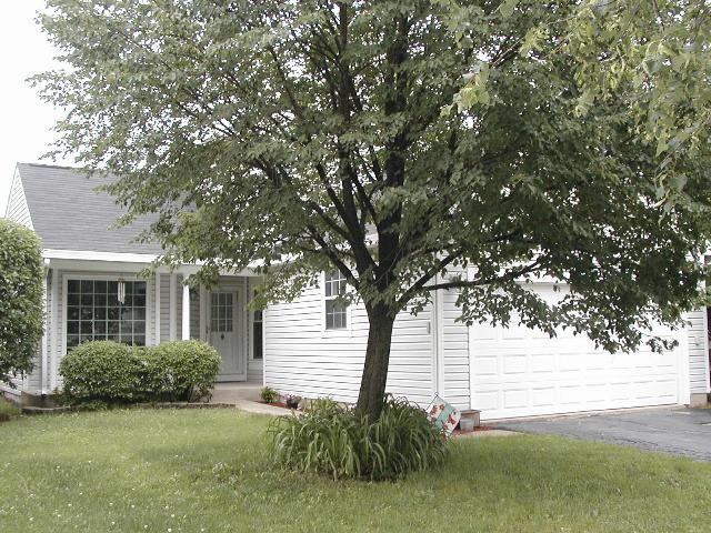 1908 Isle Royal Ln., Hanover Park, IL 60133