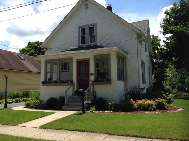 21 Division St., Algonquin, IL 60102