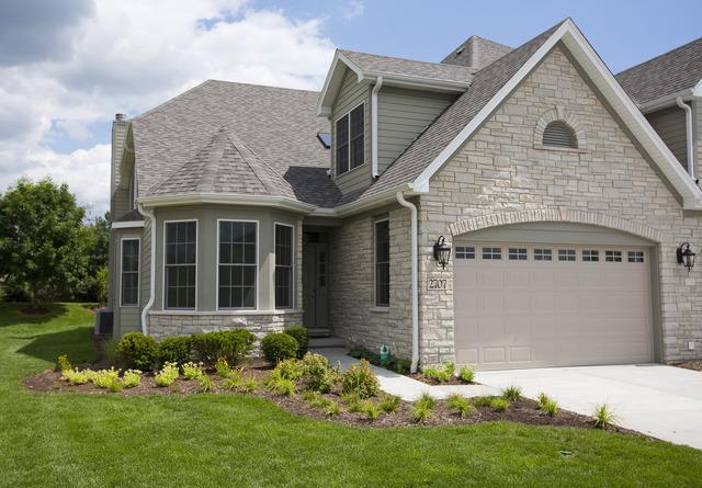 2737 Nicole Cir., Aurora, IL 60502