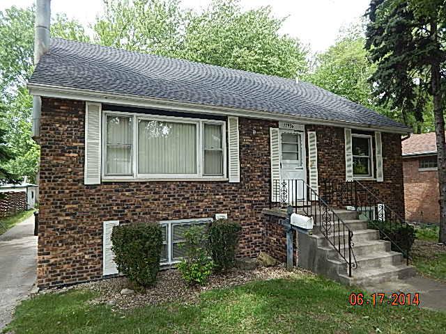 17936 Burnham Ave., Lansing, IL 60438