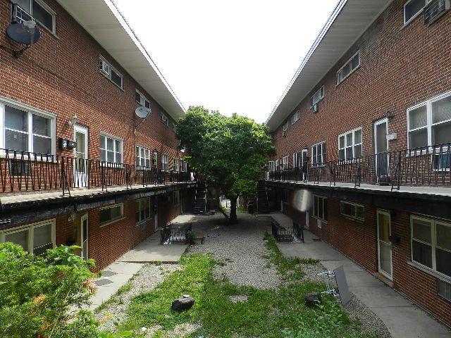 6909 N Ridge Blvd., Chicago, IL 60645