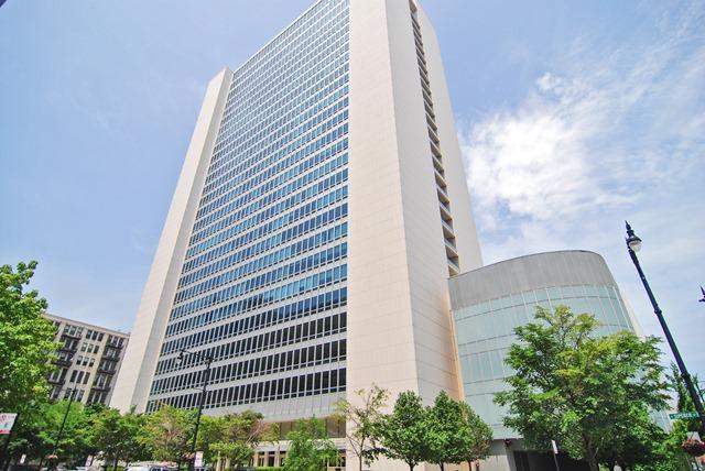 500 W Superior St. #805, Chicago, IL 60654