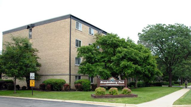 2424 E Oakton St. #2C, Arlington Heights, IL 60004