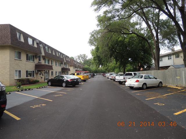8804 Briar Ct. #2D, Des Plaines, IL 60016