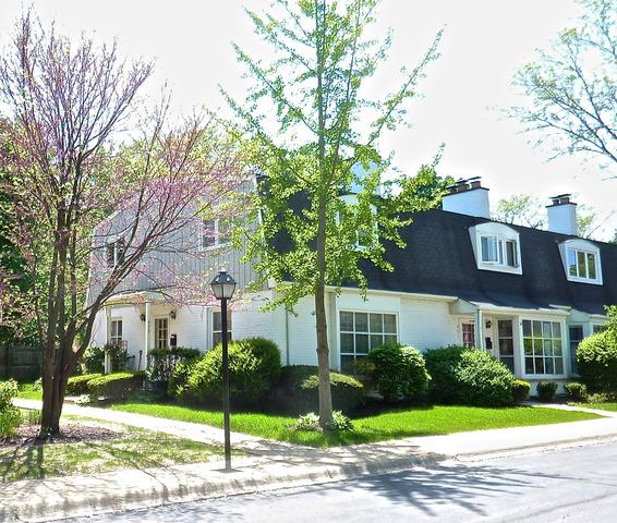 479 Old Surrey Rd. #E, Hinsdale, IL 60521