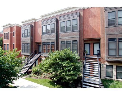 840 W Village Ct., Chicago, IL 60608