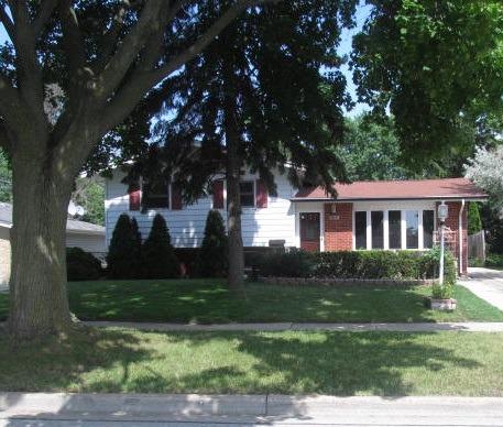 709 N Forest Ave., Mount Prospect, IL 60056